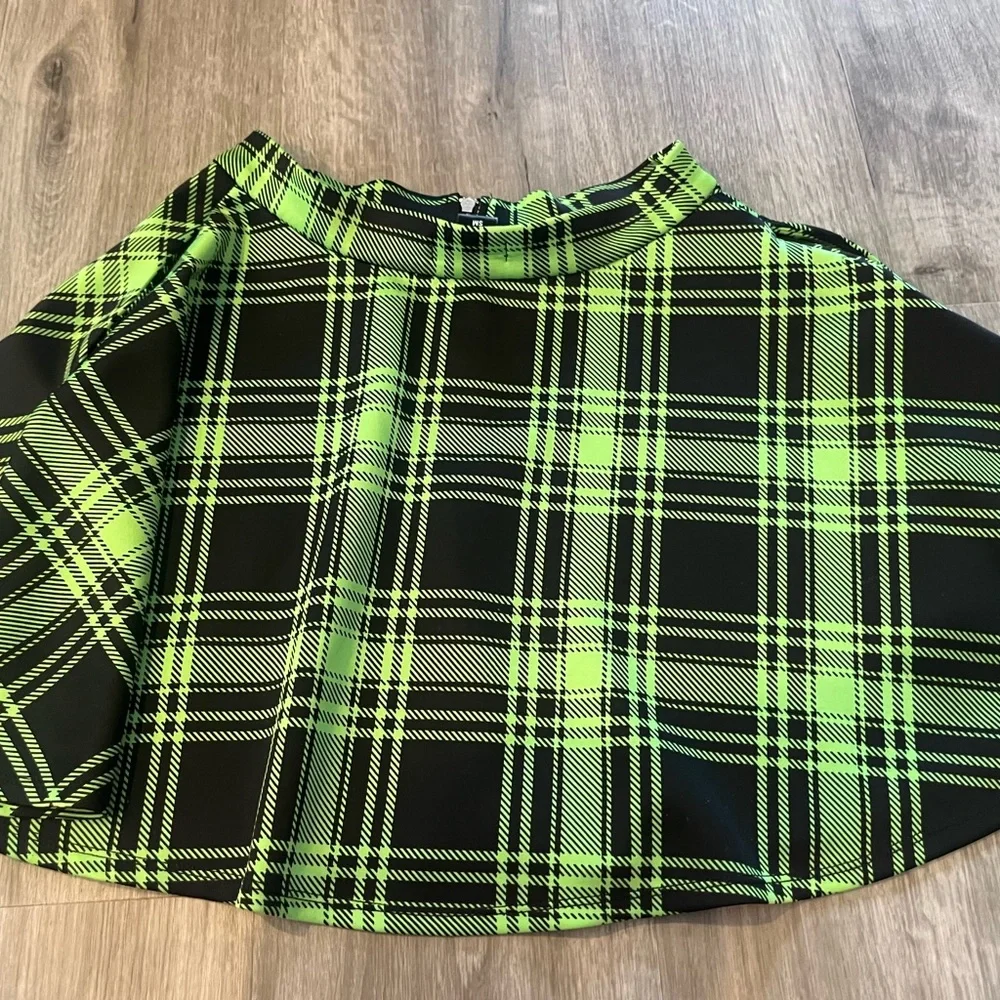 Hot Topic green and black plaid skater skirt size small - Picture 3 of 5